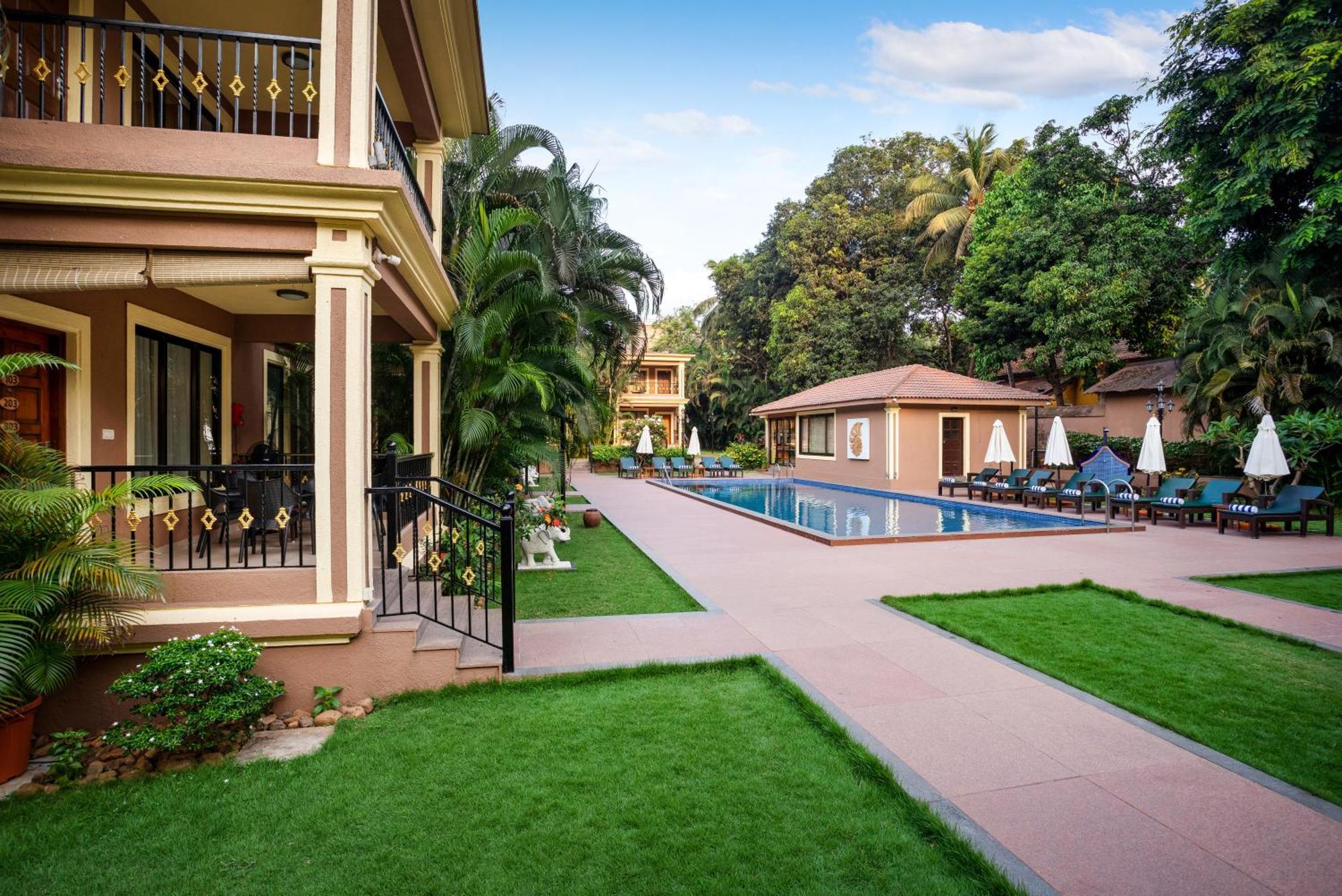Seashell Suites And Villas- Candolim Goa Bagian luar foto