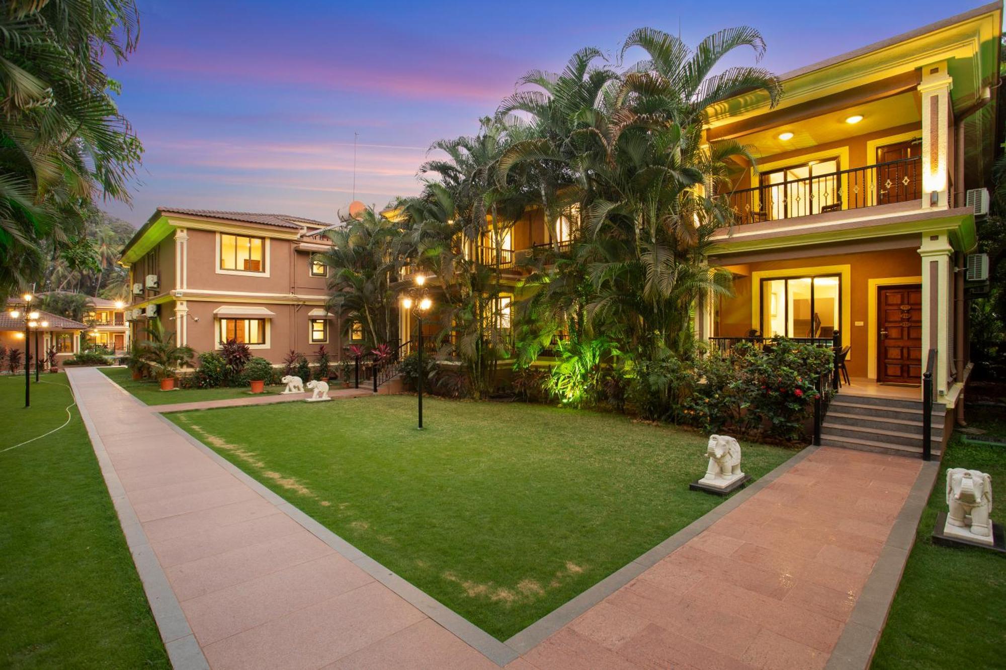 Seashell Suites And Villas- Candolim Goa Bagian luar foto