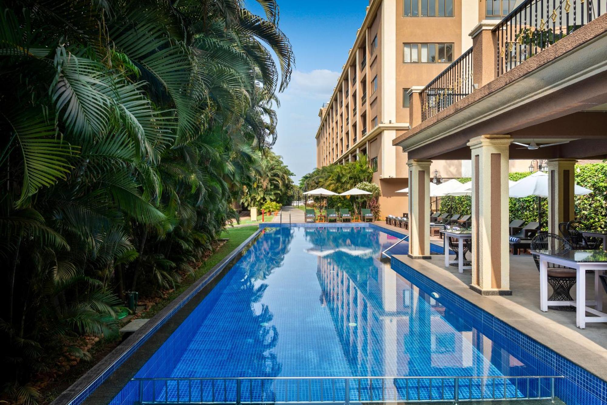 Seashell Suites And Villas- Candolim Goa Bagian luar foto