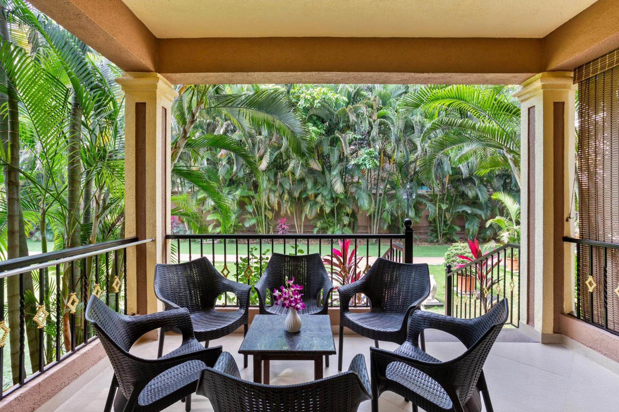 Seashell Suites And Villas- Candolim Goa Bagian luar foto